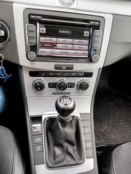 Prodám VW Passat B7 Variant 103 KW - 6