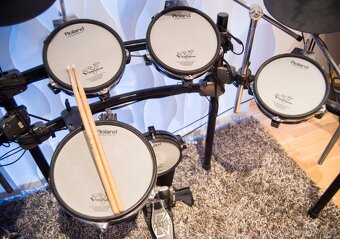 Elektronické bicí Roland TD 12 s křeslem - 6