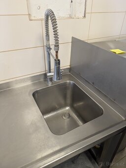 Gastro stůl s dvěma dřezy - 6