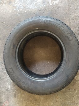 Prodám pneu Michelin 215/65/16. 98H - 6