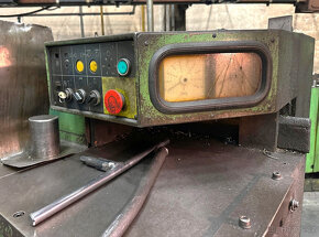 Soustruh hrotový SUI 63 RP / 2000 - 6