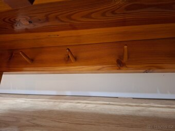 Dřevěná polička na chalupu - 6