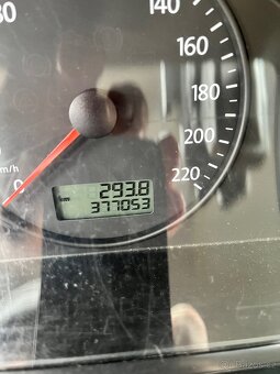 VW Multivan T5 2.5 TDI 96kW rv2008 - po servisu,spací - 6