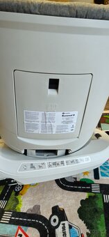 Otočná autosedačka Petite&Mars Reversal II - 6