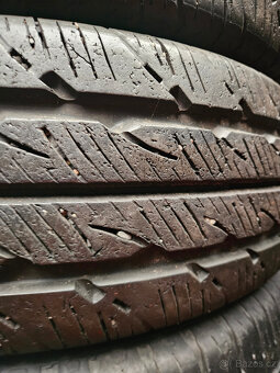 215/70R15C 109/107R  Uniroyal Rain Max - 6