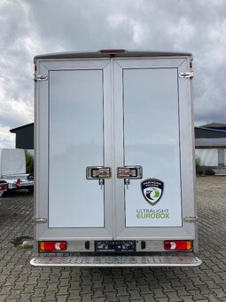 Obytná dodávka - před dokončením - 6