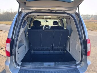 Chrysler Town Country 3,6 DVD, RT 2012 - 6