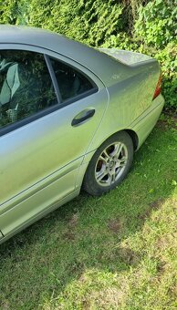 Mercedes Benz W203 C 220 CDI na NÁHRADNÍ DÍLY - 6