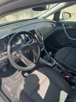 Opel Astra J 2014 - 6