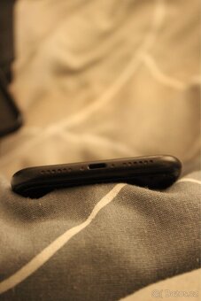 iPhone XR 64GB - černý - 6