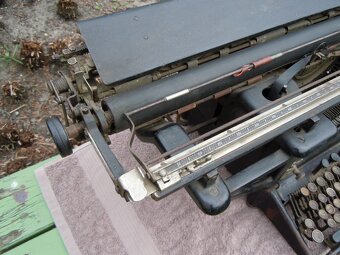 STARÝ PSACÍ STROJ REMINGTON 12 - 6