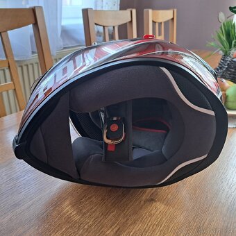 Helma na motorku AGV - 6