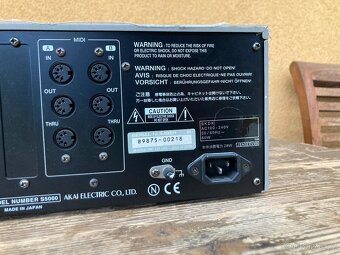 Sampler Akai Professional S5000 V2 - 6