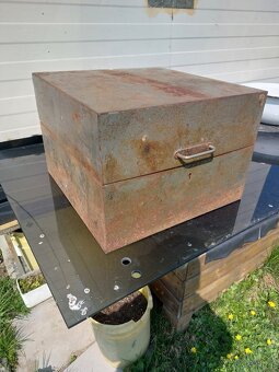 Plechová bedna na nářadí - 6