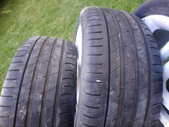 5ks - Alu BÍLÁ kola orig. Škoda R18 + pneu 235/40 R18 - 6