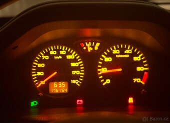 Peugeot 106 1,1 Benzín - 6