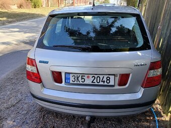 Fiat stilo 1.6 prodám díly z auta - 6