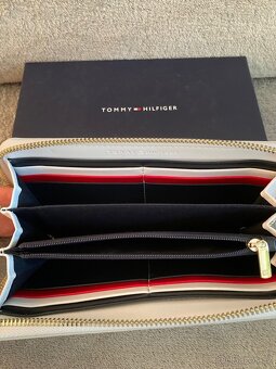 Nová peněženka Tommy Hilfiger - 6