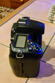 Nikon D7000 telo - 6
