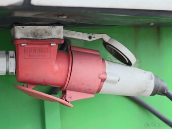 Soriberica SP-71, AGREGÁT THERMO KING SLXE 300, 380 V - 6