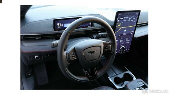 Mustang e-Mach RWD Bat75 kWh Kůž Pano AL Bang&Oluf DPH 5/21 - 6