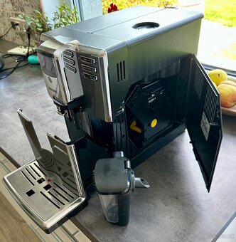 Kávovar Philips LatteGo EP5334/10 - 6