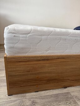 Postel 160x200 cm + matrace + rošt – kompletní set - 6