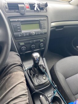 Škoda Octavia 1.6 FSI - 6