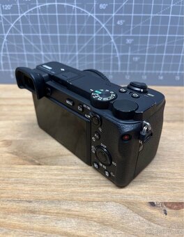 Sony a6600 - 6