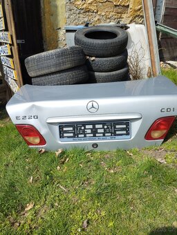 W 210 E 220 přední dveře a víko kufru - 6
