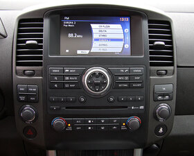 Nissan Pathfinder 3.0 V6 automat 7míst TOP STAV 2010 - 6