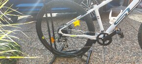Superior Racer XC 27 DB Gloss White/Blue/Neon Yellow 2021
- 6