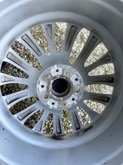 BMW 5 G30/G31 5x112 R18 ET30+ LETNÍ 245/45R18 6mm - 6