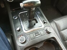 NÁHRADNÍ DÍLY - VW TOUAREG 2,5 TDi 128KW AUTOMAT - 6