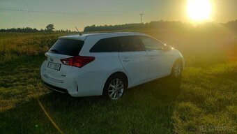 Toyota Auris 2013, 1.6 97kw benzín - 6