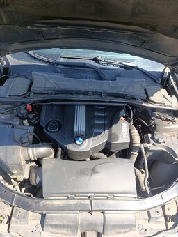 BMW E91 lci (díly) - 6