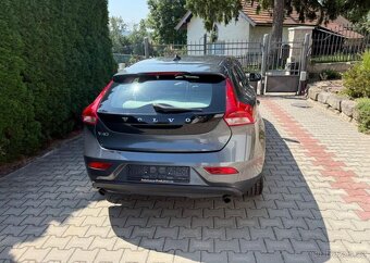 Volvo V40 1,6i pravidelný sevis Top stav benzín - 6