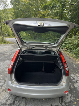 Ford Fiesta 1.3/51 kW – benzín, r.v.2006, najeto 120.600 km, - 6