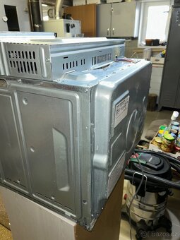 Vestavná trouba Siemens HB 532 E5 - 6