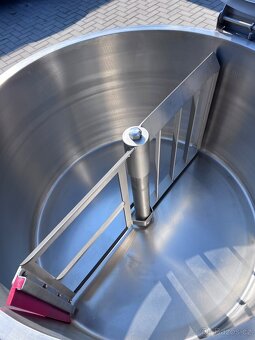 Varný Kotel s mícháním 300l - 6