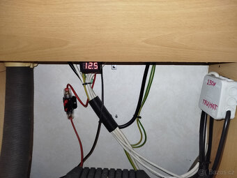 Prodám karavan Tec 450 – 4 osoby připravený na cestu - 6