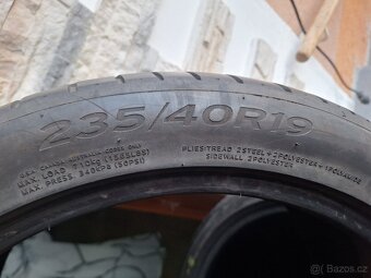 Prodám  letní pneu 235/40/19 Hankook - 6