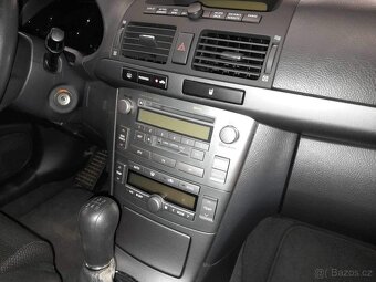 Toyota Avensis T25 2.0D - 6