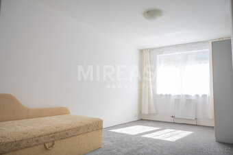 Milovice, pronájem bytu 2 + 1, 48 m2 s balkónem 2 m2 a sklep - 6