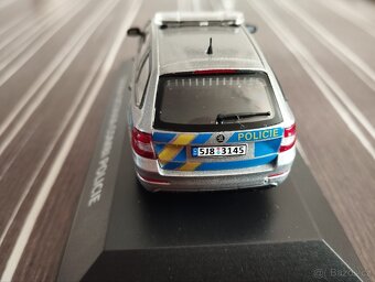 Škoda Octavia combi III policie ochranný rám 1:43 Dea - 6