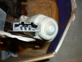 VW Caddy II 95-00,1.6MPi 55KW - 6