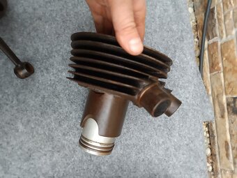 ČZ 125C a 150C - válce + písty - 6