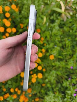 Xiaomi 15 (12/256 GB) - 6