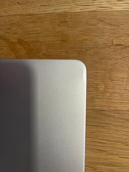 Macbook Air 13" - M2 2022, 16GB RAM, 256 GB SSD - 6