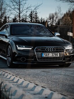 AUDI S7 Performance QUATTRO 405kw  v8 a 550 Ps - 6